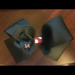 Minnie Mouse Hair Bow by Bellissimo Bows 🐭